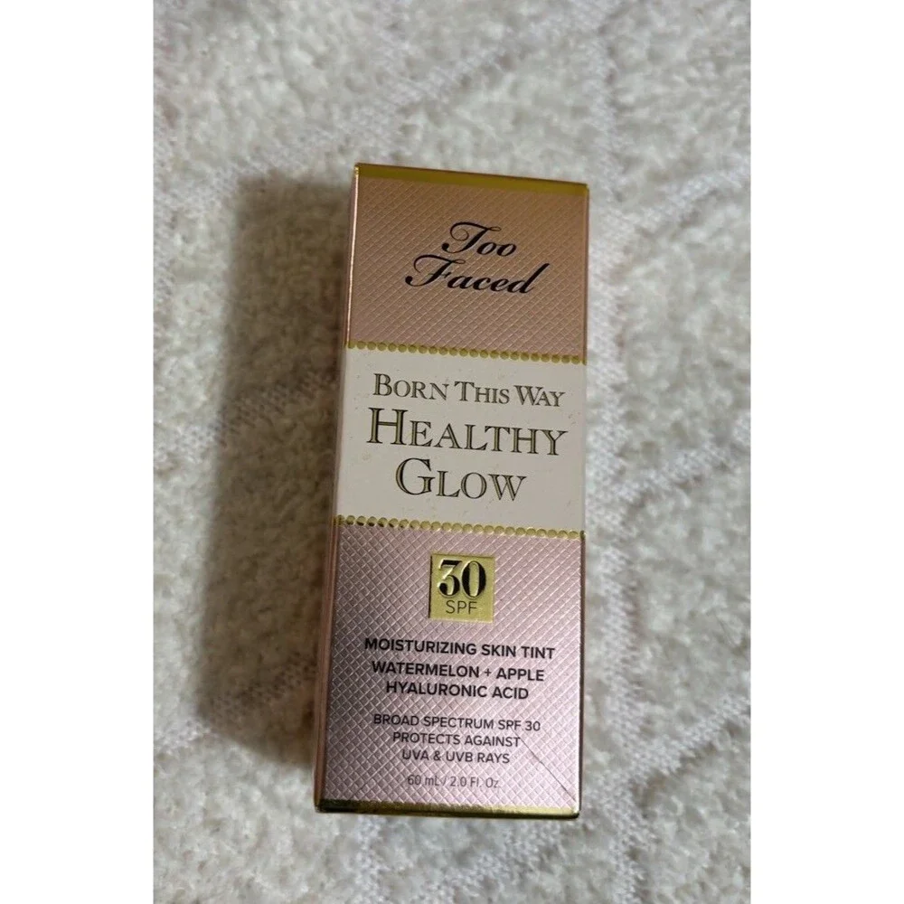 Too Faced Born This Way Healthy Glow Moisturizing Skin Tint SPF 30 Cocoa